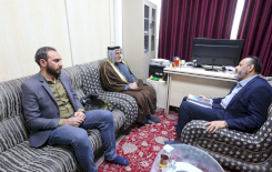 رئيسُ الرَّابطة العراقيَّة للتأريخ وتوثيق  علم الانساب في البصرة يزورُ مركزَ تراثِ البصرةِ