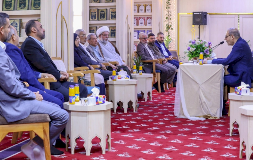 مركزُ تراثِ البصرةِ يتناولُ منظومةَ الخليلِ بنِ أحمد النحويةِ في ندوةٍ علميةٍ