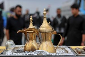 دلة القهوة في مواكب الامام الحسين عليه السلام - المصور: أمير جاسم