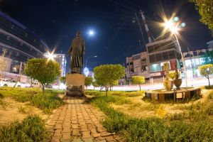 جمال مدينة البصرة في الليل (شارع الجزائر) - مكان الالتقاط: البصرة
المصور: اعلام مركز تراث البصرة - محمد ستار
