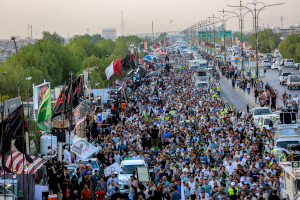 الزحف المليوني يخرج من البصرة لزيارة الامام الحسين (ع) في الاربعين 1446هـ - المصور: أمير جاسم