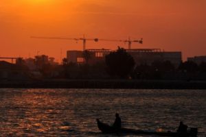 جمال مدينة البصرة وقت الغروب - مكان الالتقاط: محافظة البصرة - السايلو
المصور: مركز تراث البصرة -احمد عبد العباس راضي