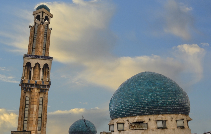 جامعُ الزهراءِ "عليها السلام" من التُّحَفِ المعماريَّة في البصرة