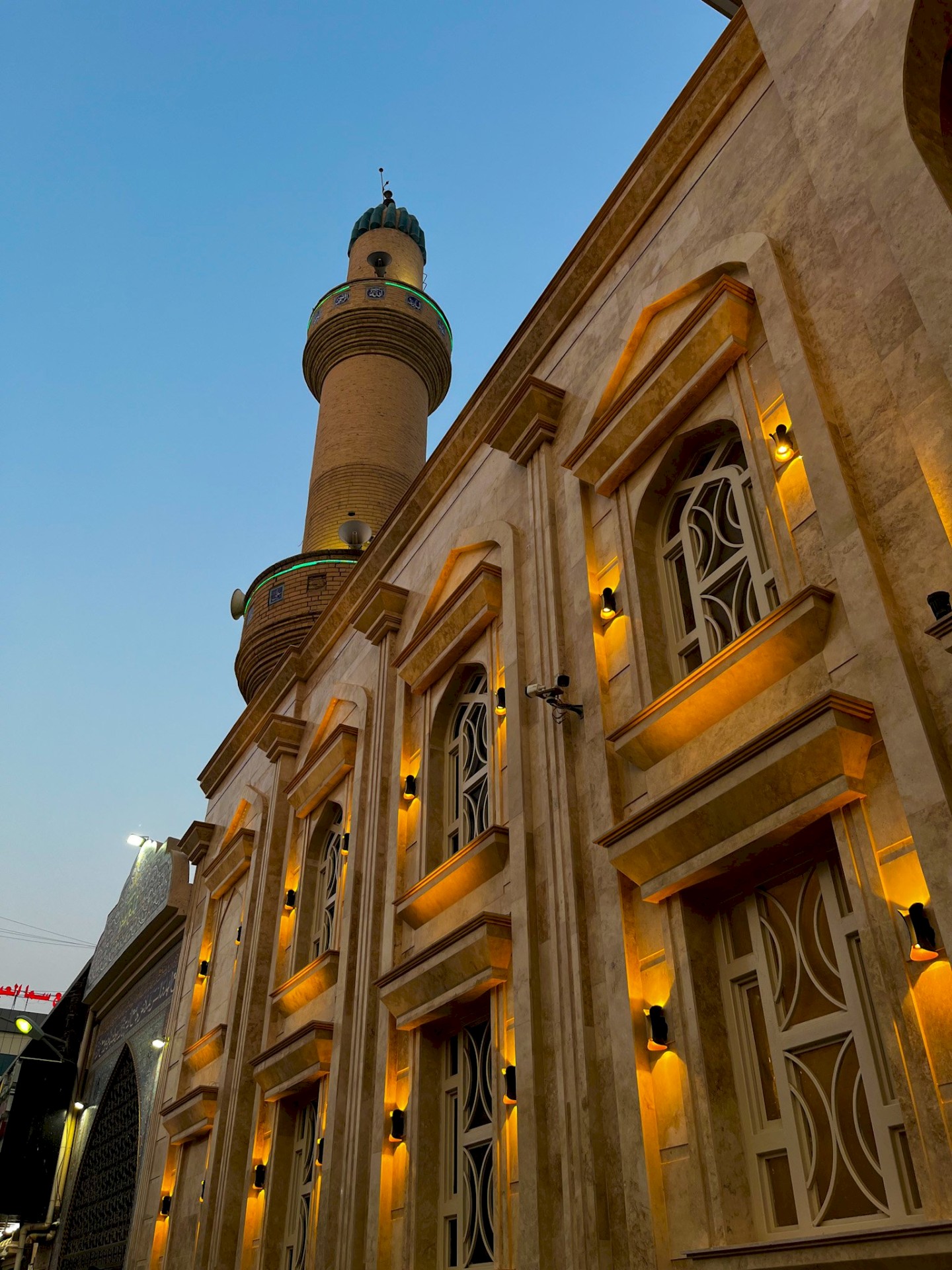 جامعُ الهُدى  المعروف ب جامعُ العلّامة السيّد حامد السُّويج (رحمه الله) منارة من منارات  الهدى في البصرة