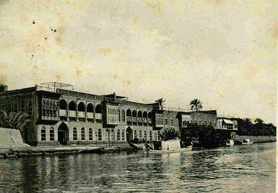 نزولُ المسلمينَ البصرةَ وتمصيرُها، وفتحُ الأُبُلّة