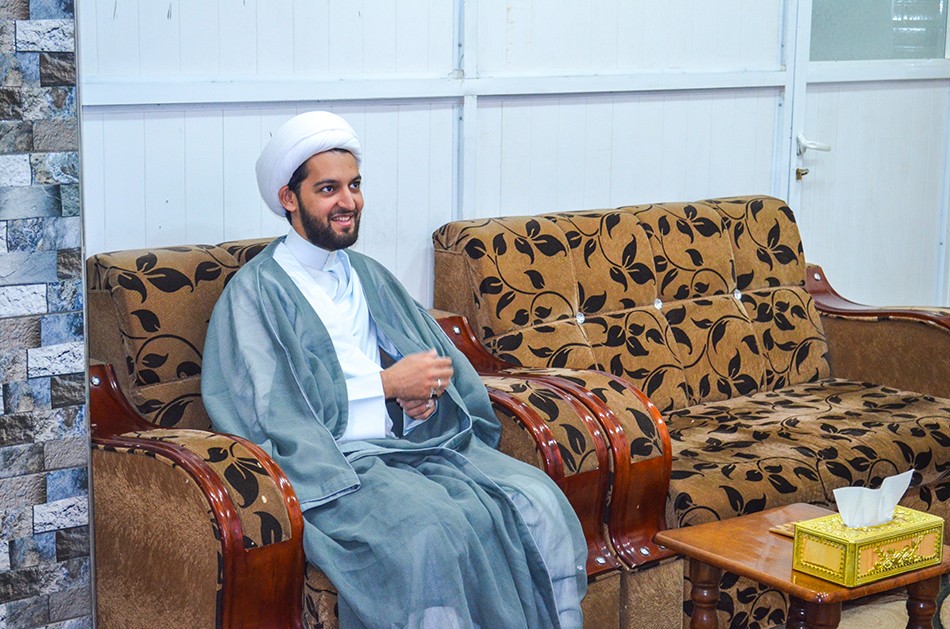 محقِّق بحرانيّ في ضيافة مركز تراث الحِلَّة