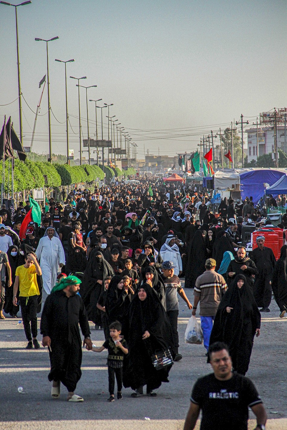 بالصور: استمرار الزحف الحسيني المقدس نحو كربلاء الشهادة