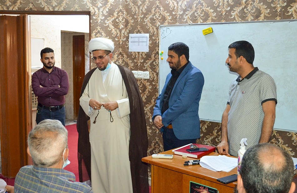 الخويلديُّ يزورُ معهدَ القرآن الكريم فرع بابل