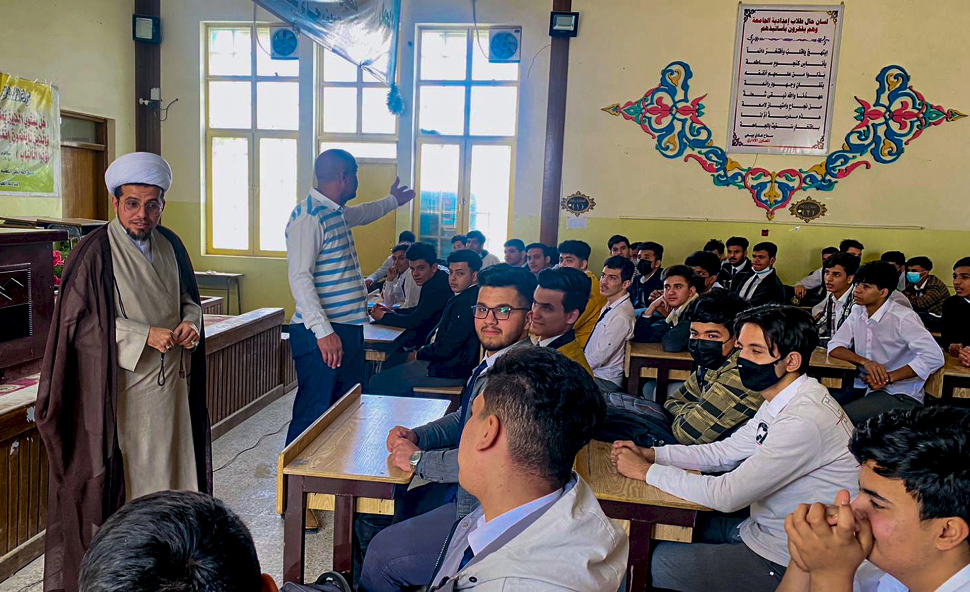 الشيخ الخويلدي ضيفًا في إعدادية الجامعة للبنين