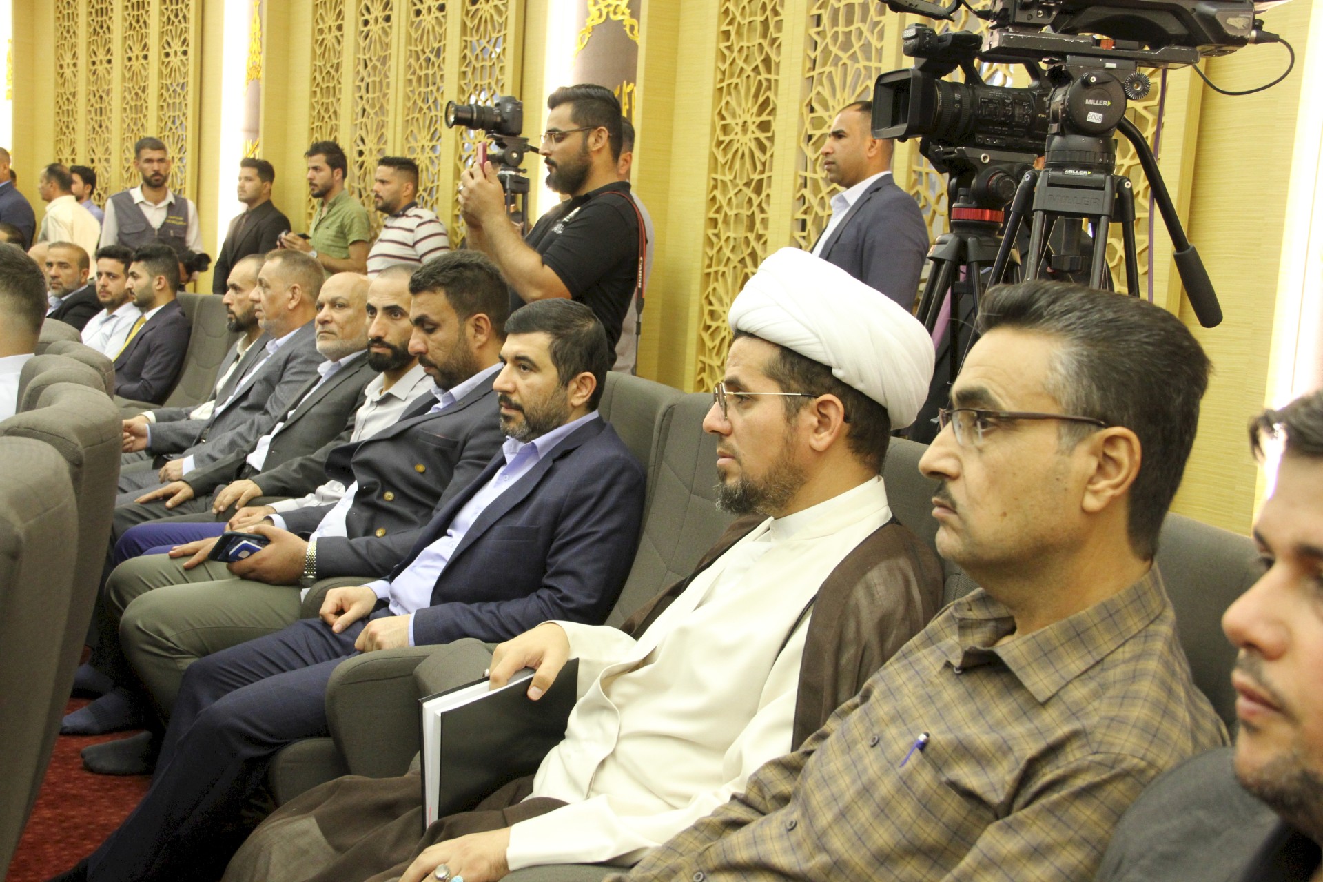 الشيخ الخويلدي يحضر مؤتمر فتوى الدفاع الكفائيّ المقدَّسة الخامس