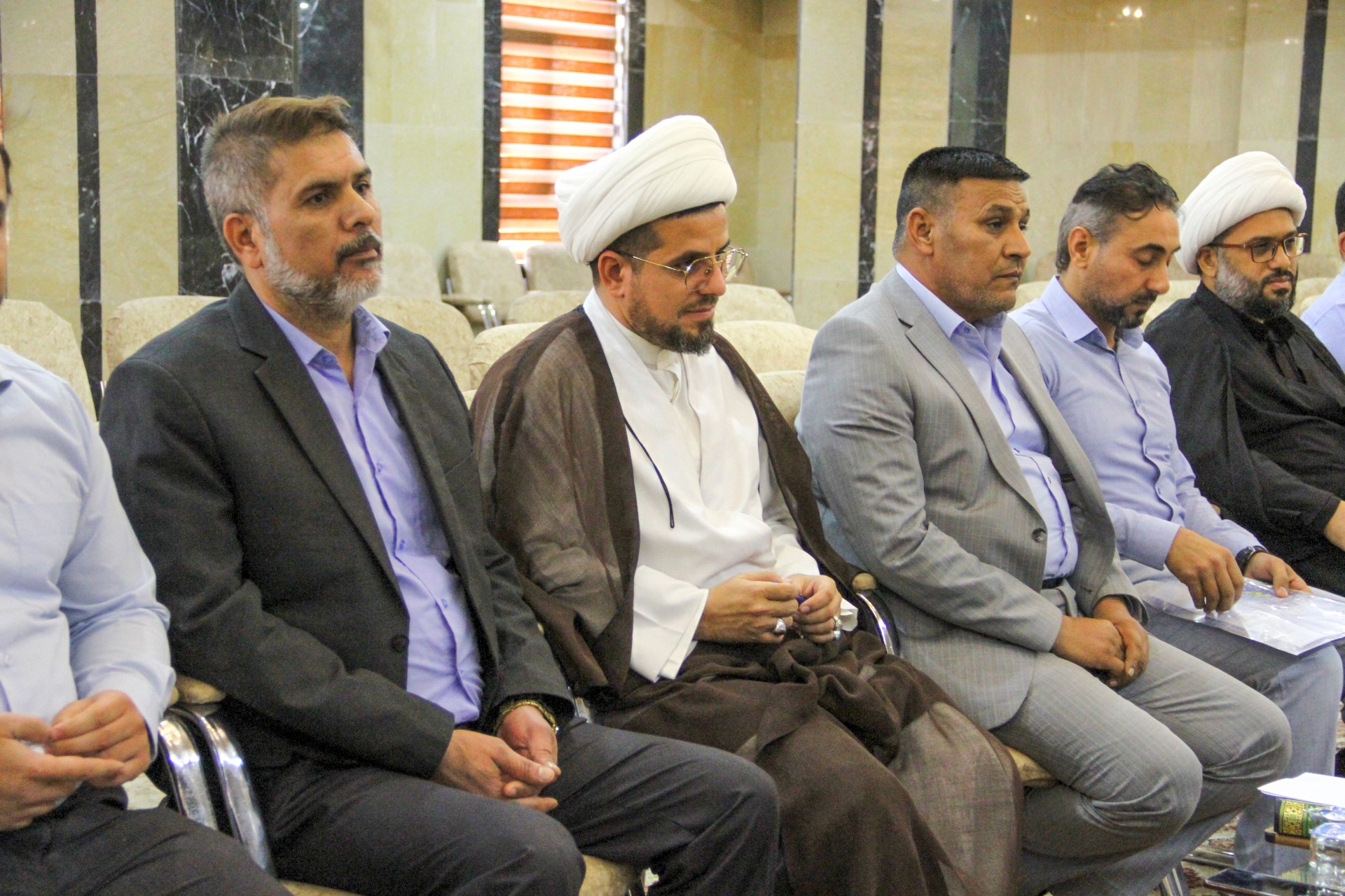 لقاء سماحة السّيد ليث الموسوي بمنتسبي قسم شؤون المعارف الإسلاميّة والإنسانيّة