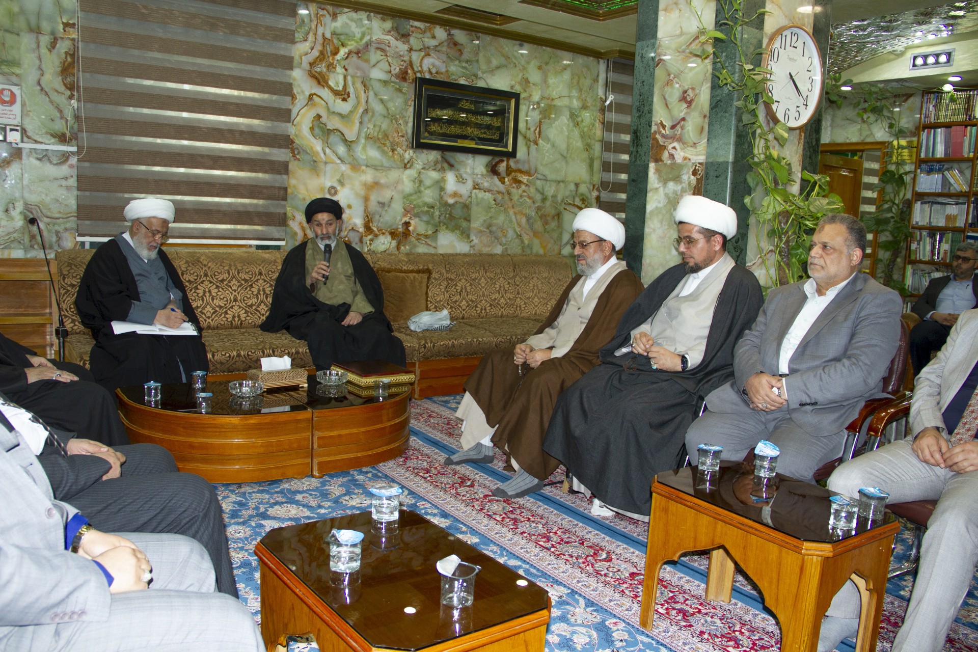 سماحة المتولي الشرعي للعتبة الحسينية (دام عزه) يلتقي وفدًا من اللجنة التحضيرية والعلمية لمؤتمر الزهراء (عليها السلام)