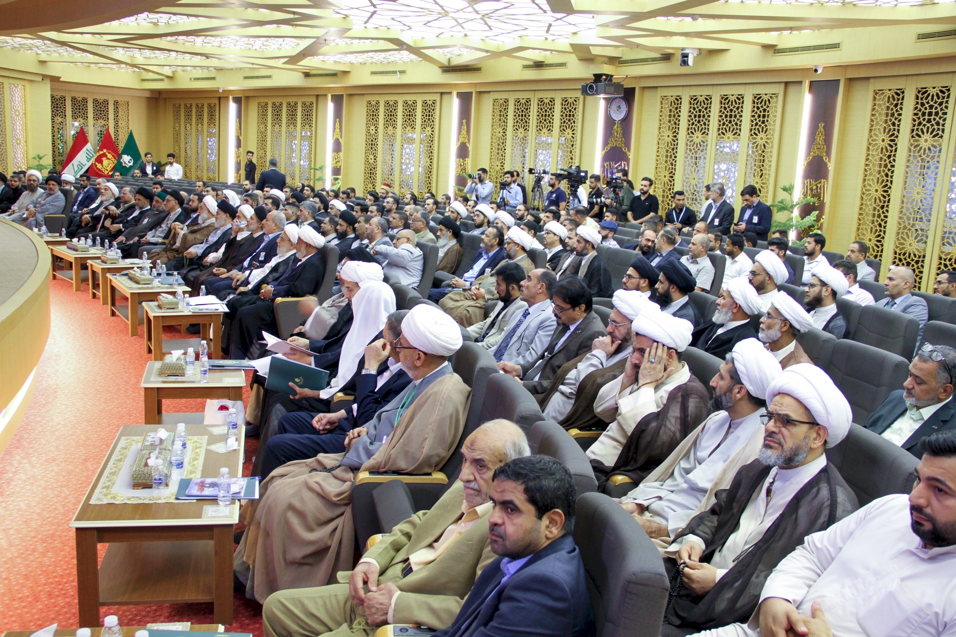ضمن فعاليات أسبوع الإمامة الدولي الأول.. قسم المعارف يرعى مؤتمرًا علميًا