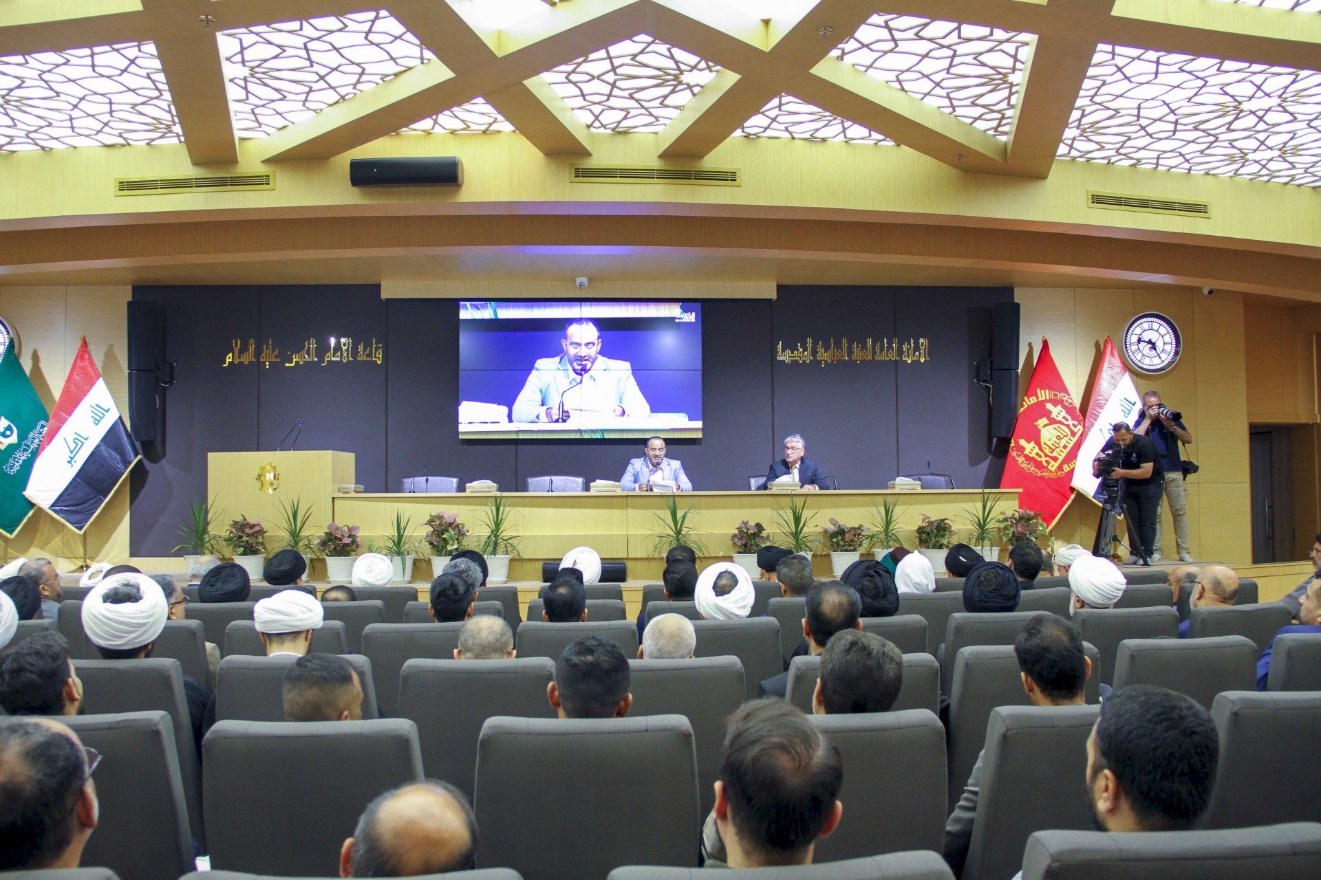 ضمن فعاليات أسبوع الإمامة الدولي الأول.. قسم المعارف يرعى مؤتمرًا علميًا