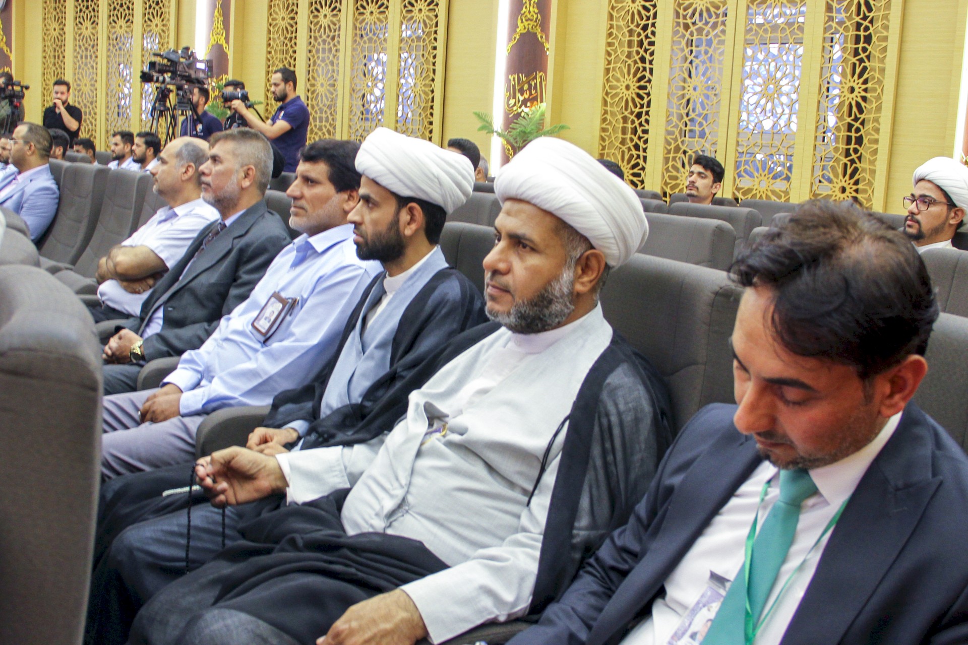 ضمن فعاليات أسبوع الإمامة الدولي الأول.. قسم المعارف يرعى مؤتمرًا علميًا