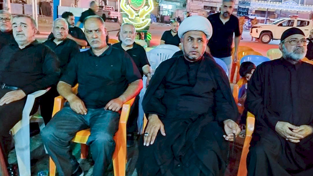 راية الإمام الحسن المجتبى (عليه السلام) ترفع في سماء الحلة الفيحاء