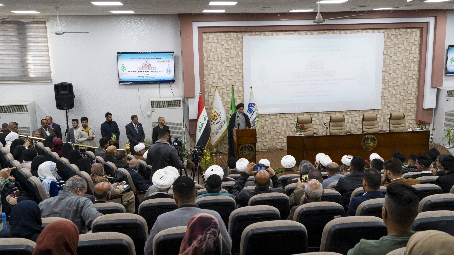 بمناسبة مولدها المبارك (عليها السلام) انطلاقُ فعَاليّات المؤتمر العِلميّ الدوليّ الثّالث