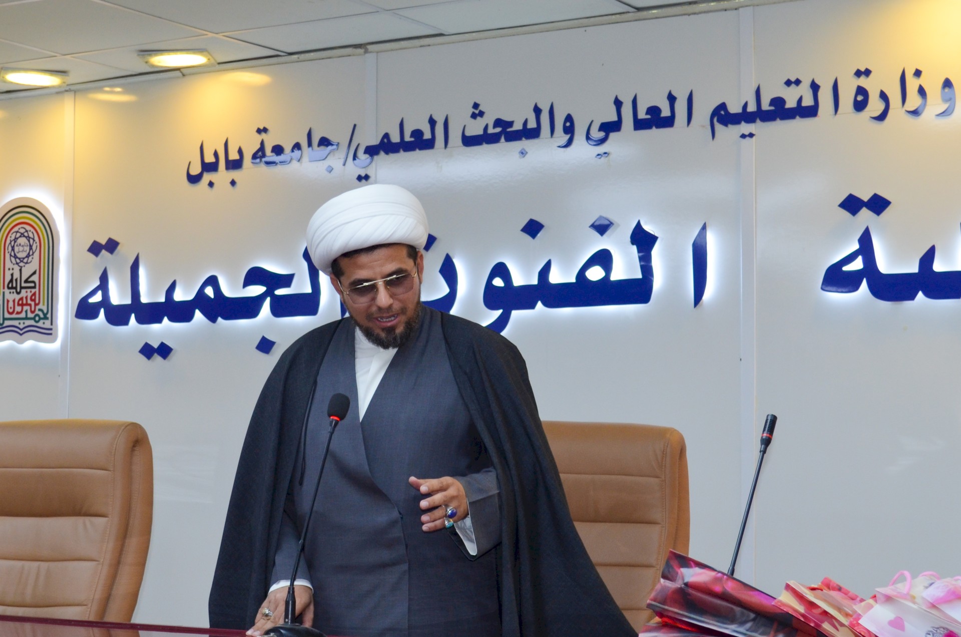 تكريم المشاركين في معرض ولادة الزهراء (عليها السلام )