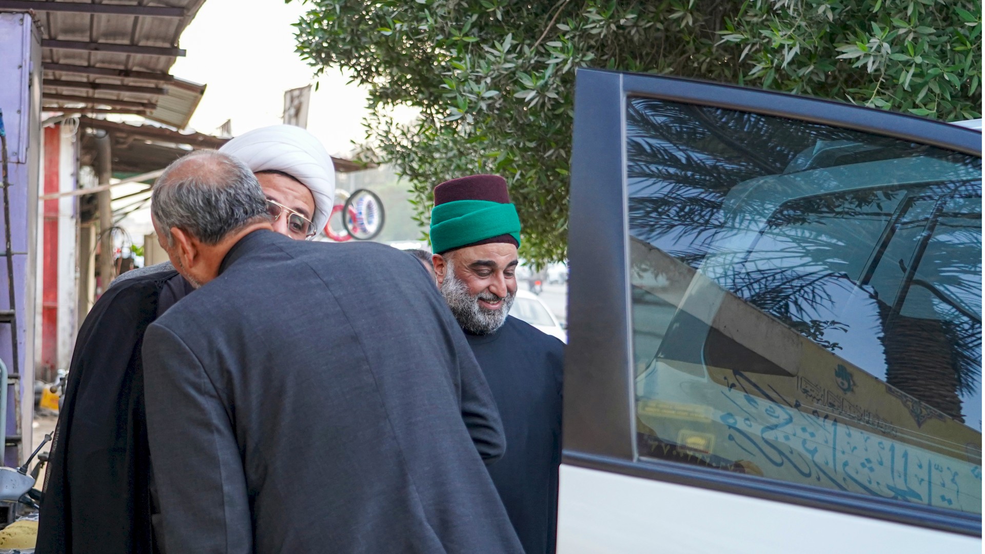 الأمين العام للعتبة العبّاسيّة يزور مركز تراث الحلّة