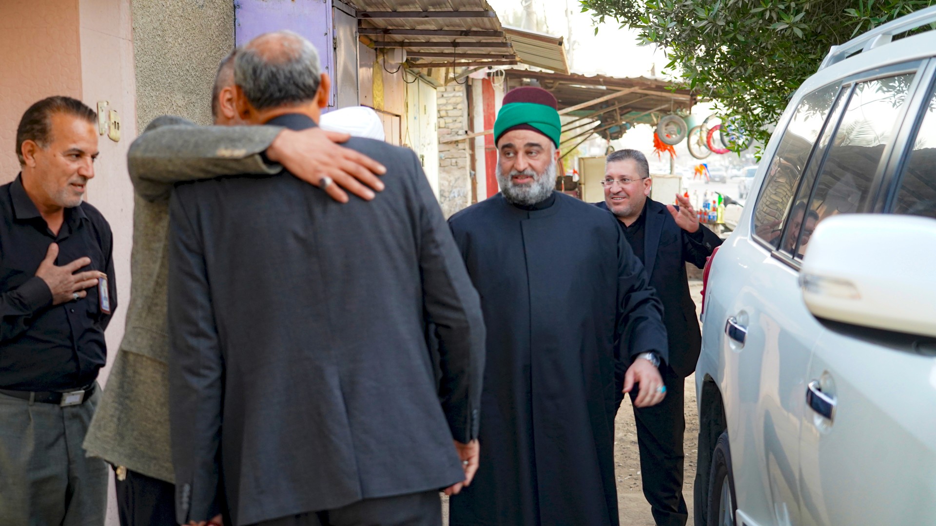 الأمين العام للعتبة العبّاسيّة يزور مركز تراث الحلّة