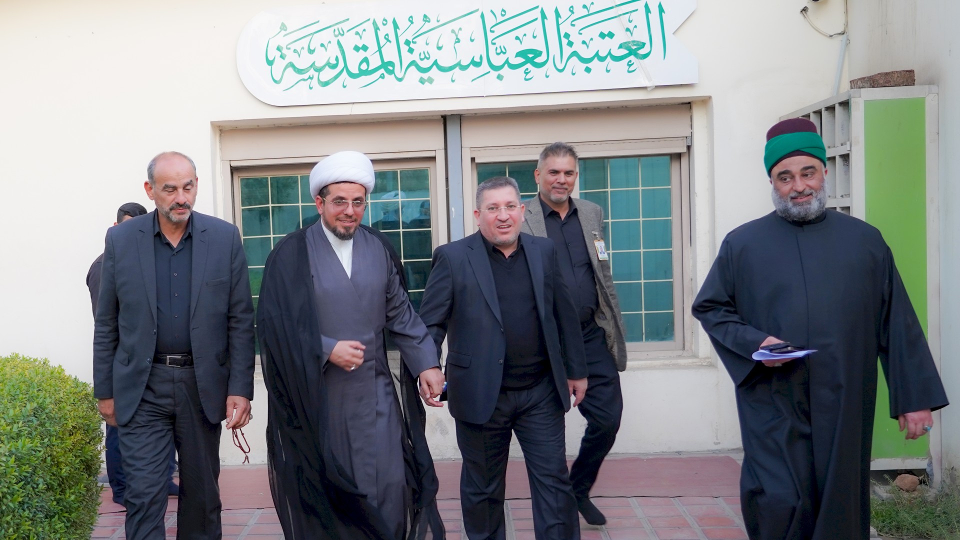 الأمين العام للعتبة العبّاسيّة يزور مركز تراث الحلّة