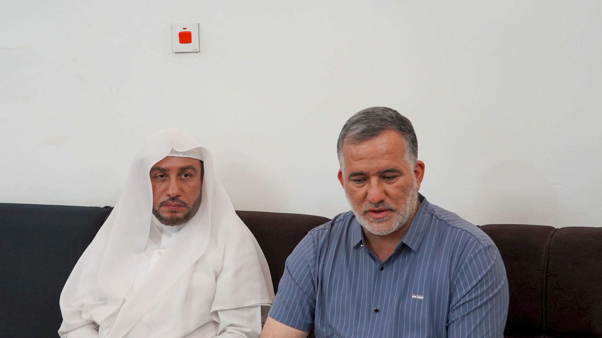 وفد مركز تراث الحلّة يزور سماحة السيد محمّد عليّ بحر العلوم