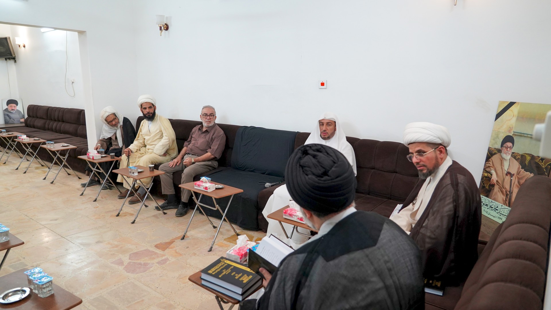 وفد مركز تراث الحلّة يزور سماحة السيد محمّد عليّ بحر العلوم