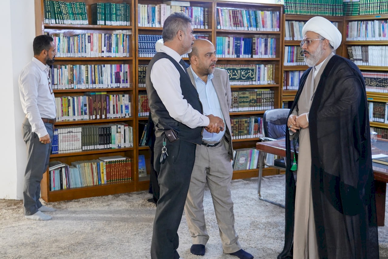 رئيس قسم شؤون المعارف الإسلامية والإنسانيّة يزور مركز تراث الحلّة