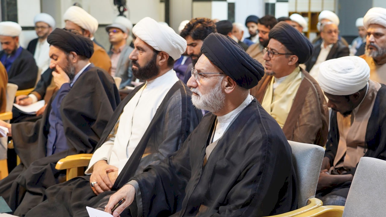 مركز تراث الحلّة يحضر النّدوة العلميّة الرابعة لمركز الصادقين في النّجف الأشرف