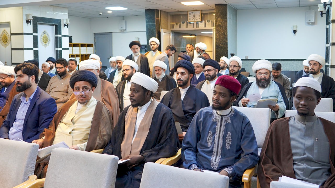 مركز تراث الحلّة يحضر النّدوة العلميّة الرابعة لمركز الصادقين في النّجف الأشرف