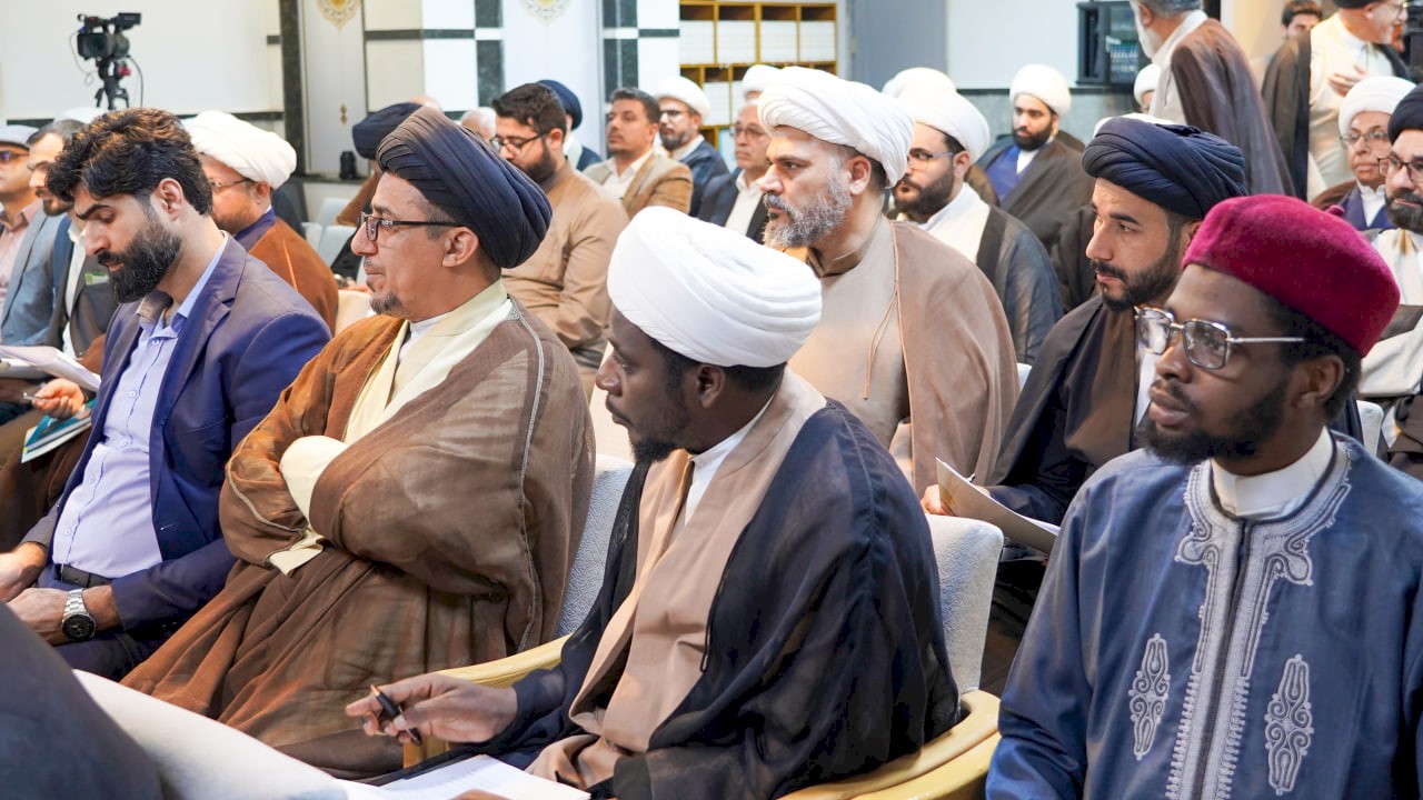 مركز تراث الحلّة يحضر النّدوة العلميّة الرابعة لمركز الصادقين في النّجف الأشرف