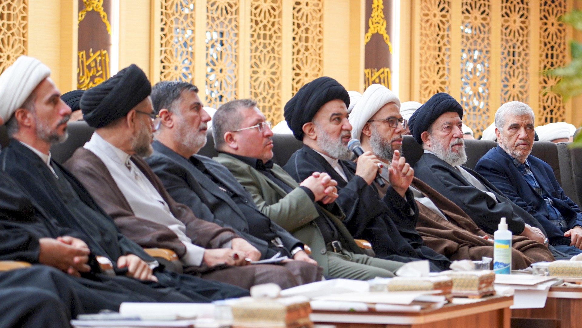 وفدٌ من مركز تراث الحلّة يحضر الندوة التأبينيّة في الذكرى الخمسين لرحيل المرجع الدينيّ آية الله العظمى السيّد محمد هادي الميلاني