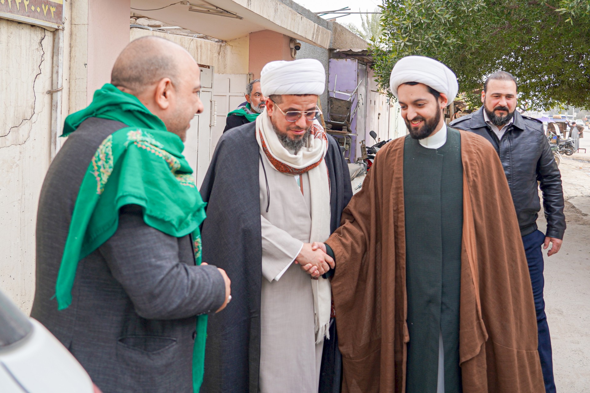 وفد علميّ يزور مركز تراث الحلّة