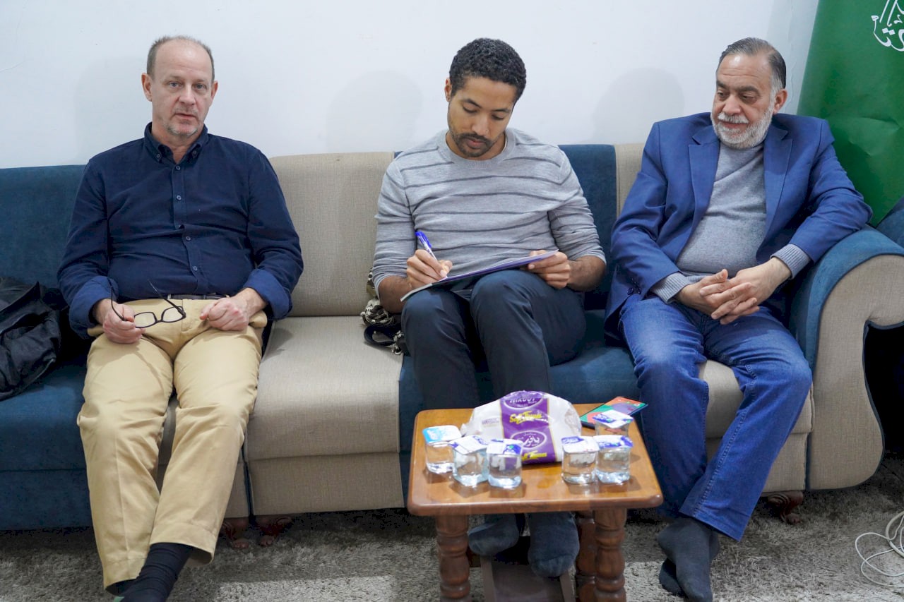 وفدٌ أجنبيٌّ متعدّد الجنسيات يزور مركز تراث الحلّة