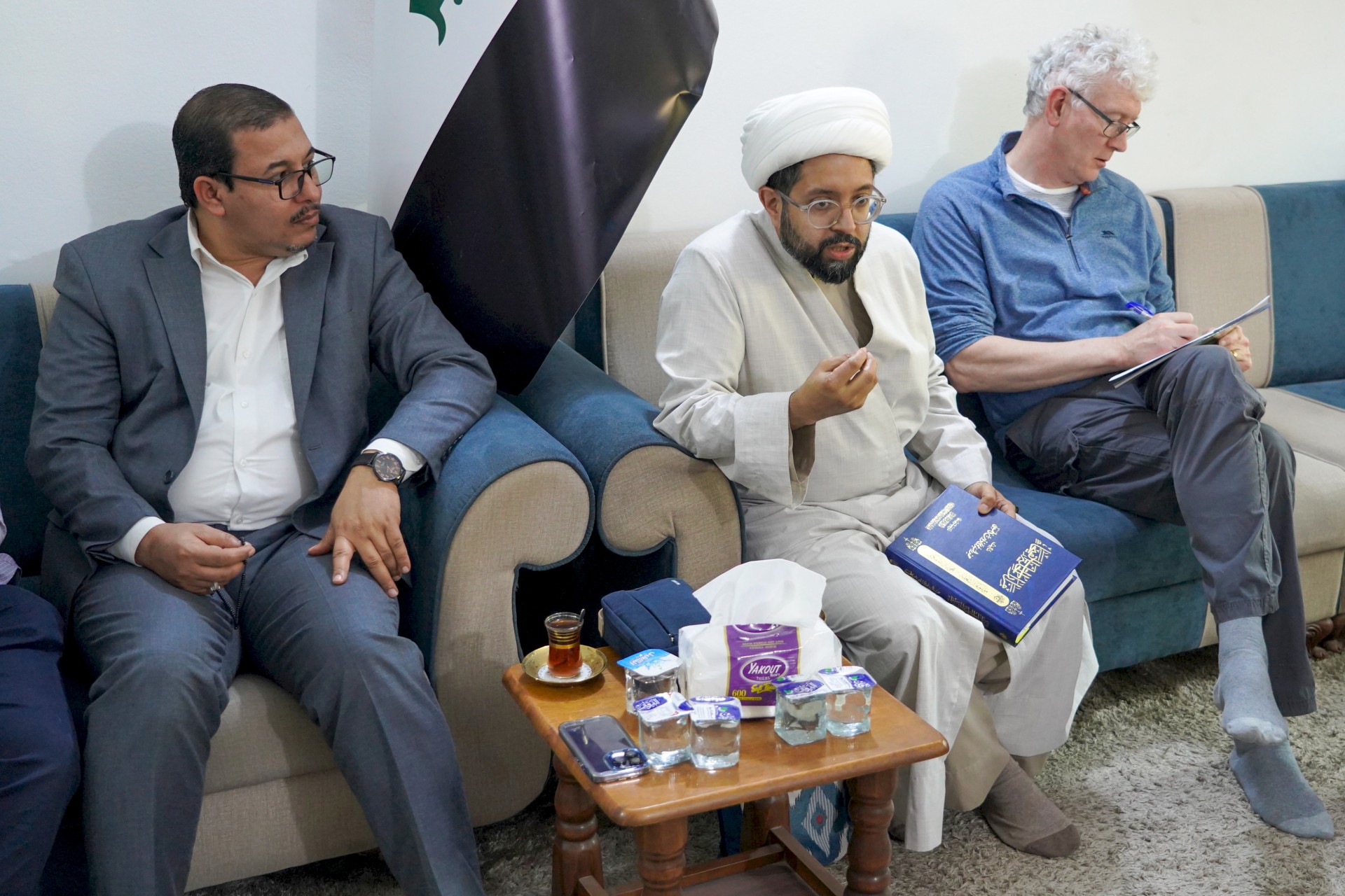 وفدٌ أجنبيٌّ متعدّد الجنسيات يزور مركز تراث الحلّة