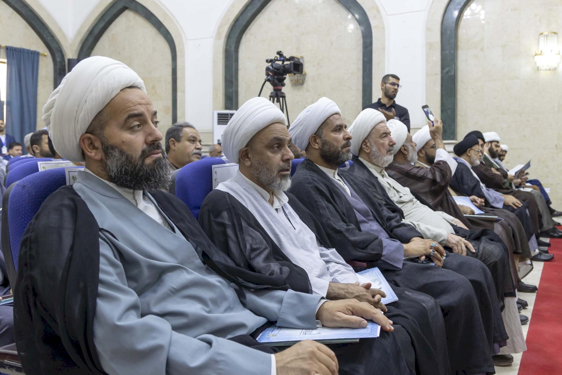 برعاية العتبتين المقدستين.. اختتام فعاليات مؤتمر القرآن والعترة الدولي الأول في محافظة بابل