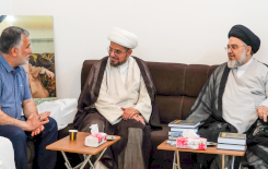 وفد مركز تراث الحلّة يزور سماحة السيد محمّد عليّ بحر العلوم