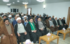 السيِّدُ عزّ الدين الحكيم محاضرًا في المنتدى التراثيّ الثالث عشر