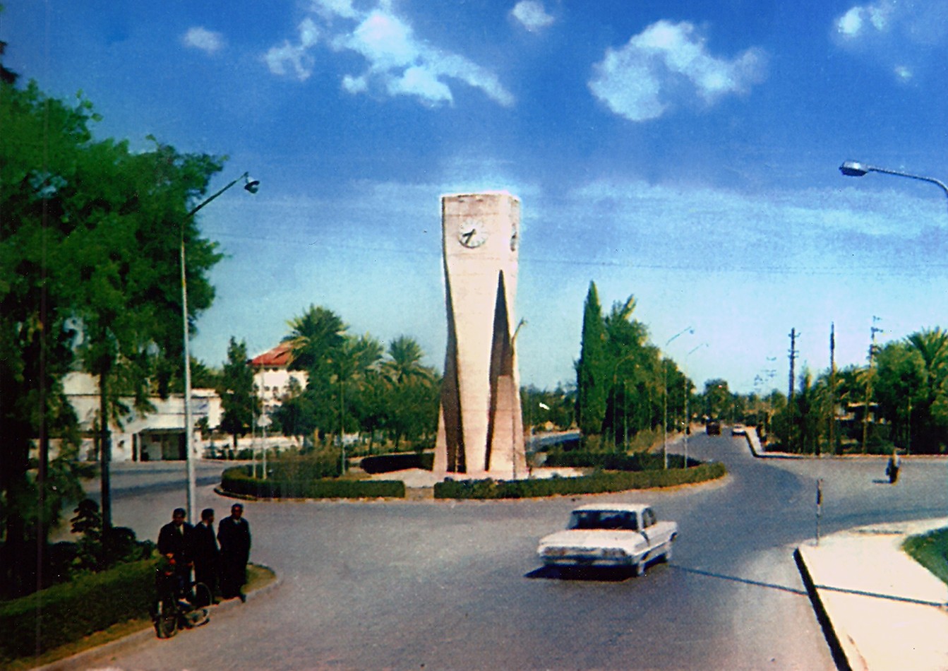 برجُ الساعة مِن مَعالم مدينة الحِلَّة