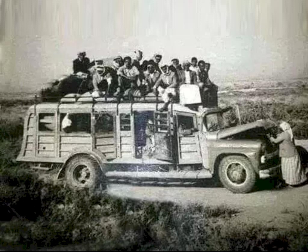 الباص الخشبي يغادر الحلة