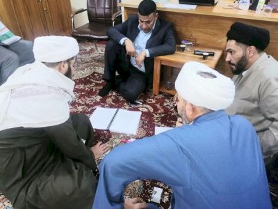 وفد من الفضلاء في النجف الأشرف من منتسبي مركز تراث الجنوب يحلون ضيوفًا على المركز.