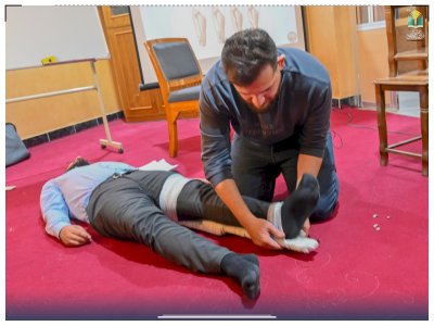 بغية الارتقاء بمستوى الثقافة الصحية لكوادره .. مركز تراث الجنوب يُشارك في دورة الإسعافات الأولية التي تنظمها أكاديمية الكفيل للإسعافات والتدريب الطبي
