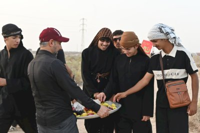 بالصور: مركز تراث الجنوب يستمر بتقديم الخدمات للزائرين عبر موكب (جنوب الولاء لحامل اللواء)