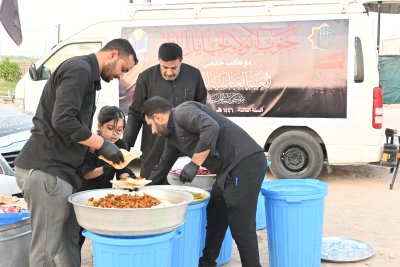 في يومه الثالث .. موكب (جنوب الولاء لحامل اللواء) الخدمي يستمر بتقديم الخدمات للزائرين