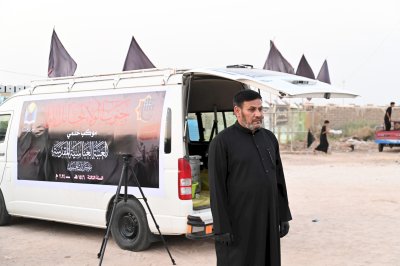 في يومه الثالث .. موكب (جنوب الولاء لحامل اللواء) الخدمي يستمر بتقديم الخدمات للزائرين