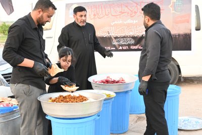 في يومه الثالث .. موكب (جنوب الولاء لحامل اللواء) الخدمي يستمر بتقديم الخدمات للزائرين