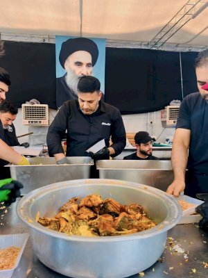 في يومه الخدمي التاسع عشر .. موكب (جنوب الولاء لحامل اللواء) الخدمي يواصل تقديم خدماته للزائرين في مدينة كربلاء المقدسة.