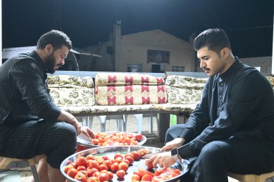 موكب (جنوب الولاء) يفتتح خدمته ويوزع وجبات الإفطار لزائري الأربعينية