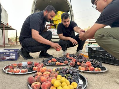 موكب جنوب الولاء لحامل اللواء يواصل تقديم خدماته لزائري الأربعينية