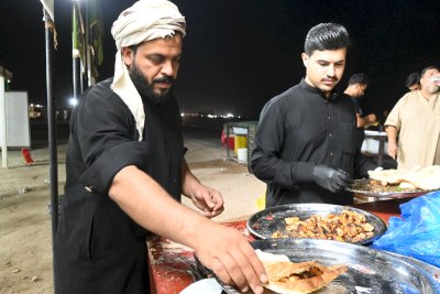 حتى بلوغ الأربعين .. موكب (جنوب الولاء لحامل اللواء) مستمر بتقديم خدماته للزائرين الكرام